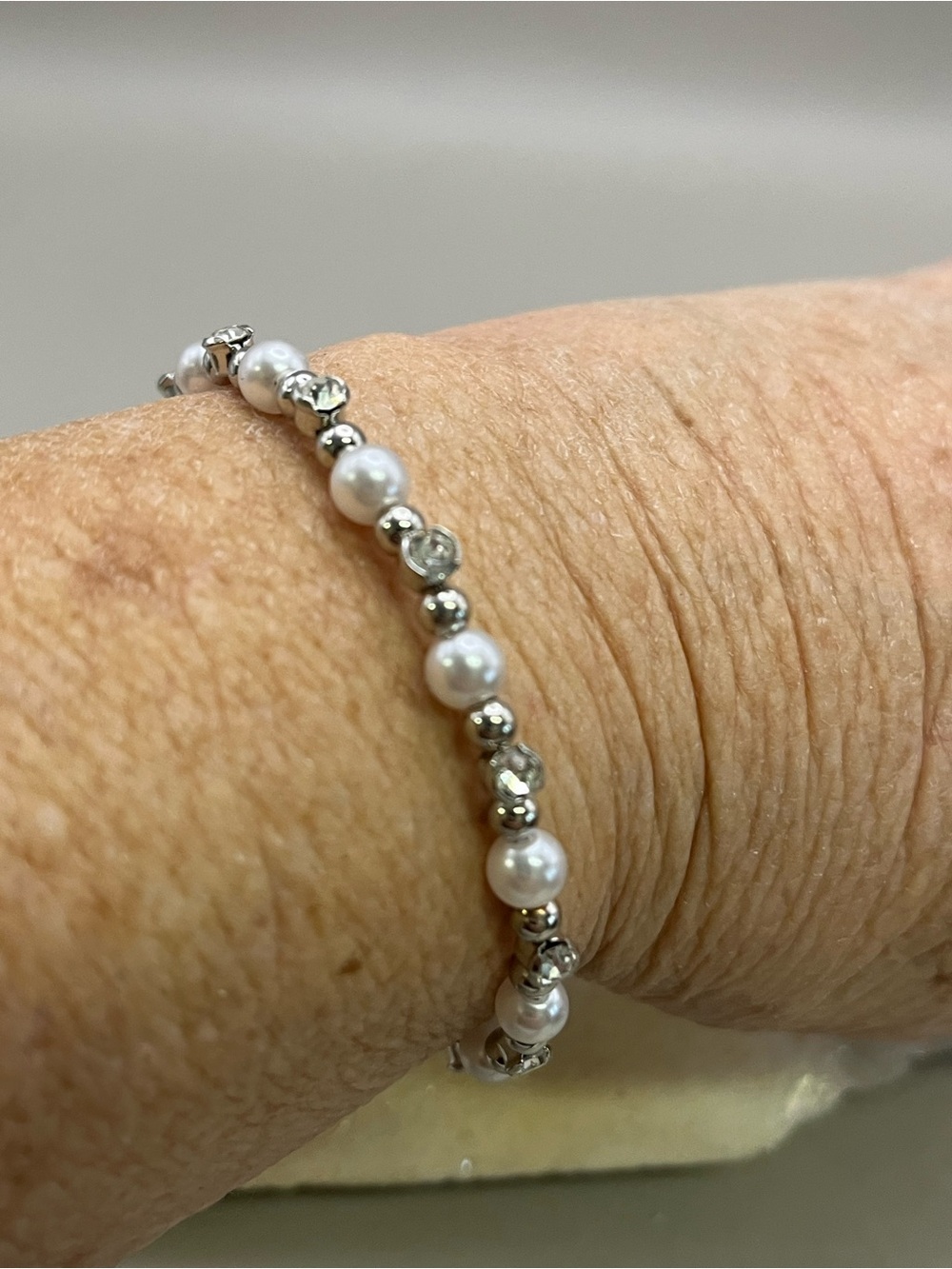 Silver Tone Pearl Beaded Stretch Bracelet Faux Pearl Rhinestone Crystal Accent
